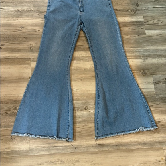 Umgee Denim Size 2X Stretch Flare Jean with raw hem - Picture 5 of 5